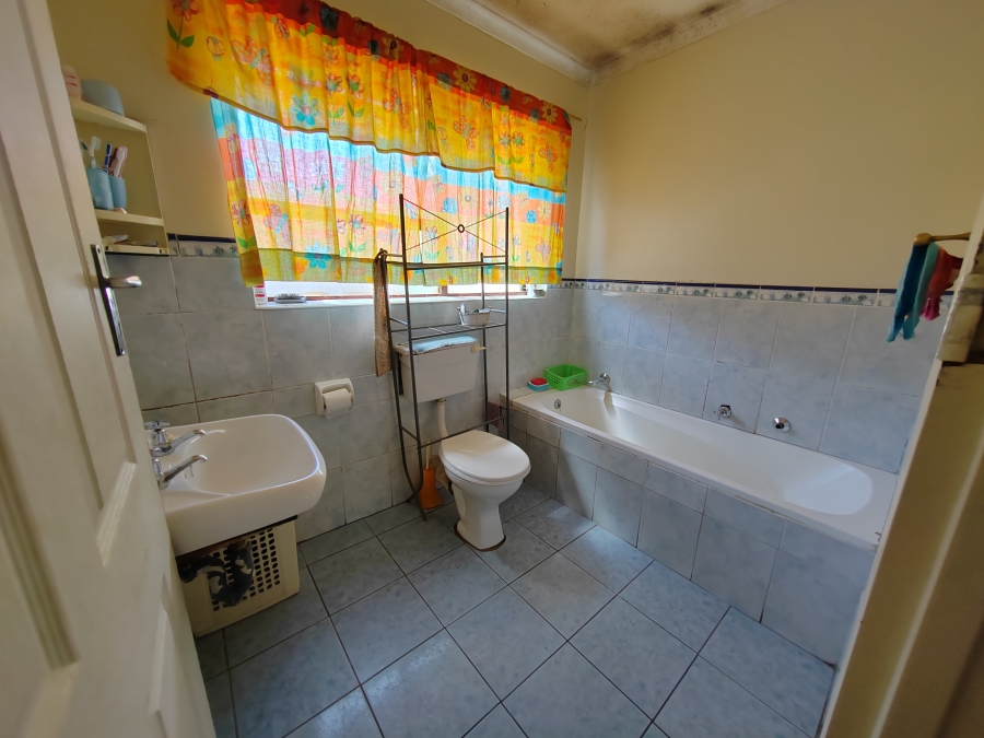 3 Bedroom Property for Sale in Hillview Western Cape